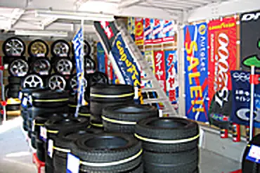 タイヤ売り場
